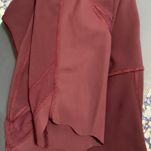 Size 6; WUNDER UNDER CROP; high rise 23” - Picture 5 of 6